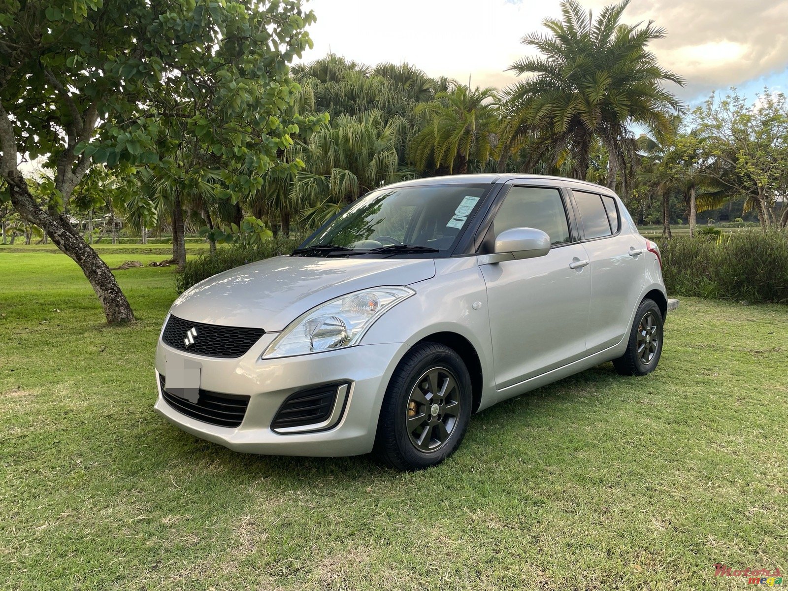 2014' Suzuki Swift photo #5