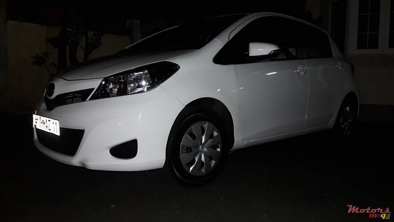 2011' Toyota Vitz photo #1