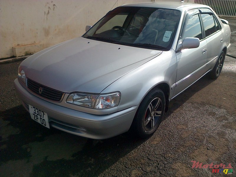 2000' Toyota Corolla photo #2