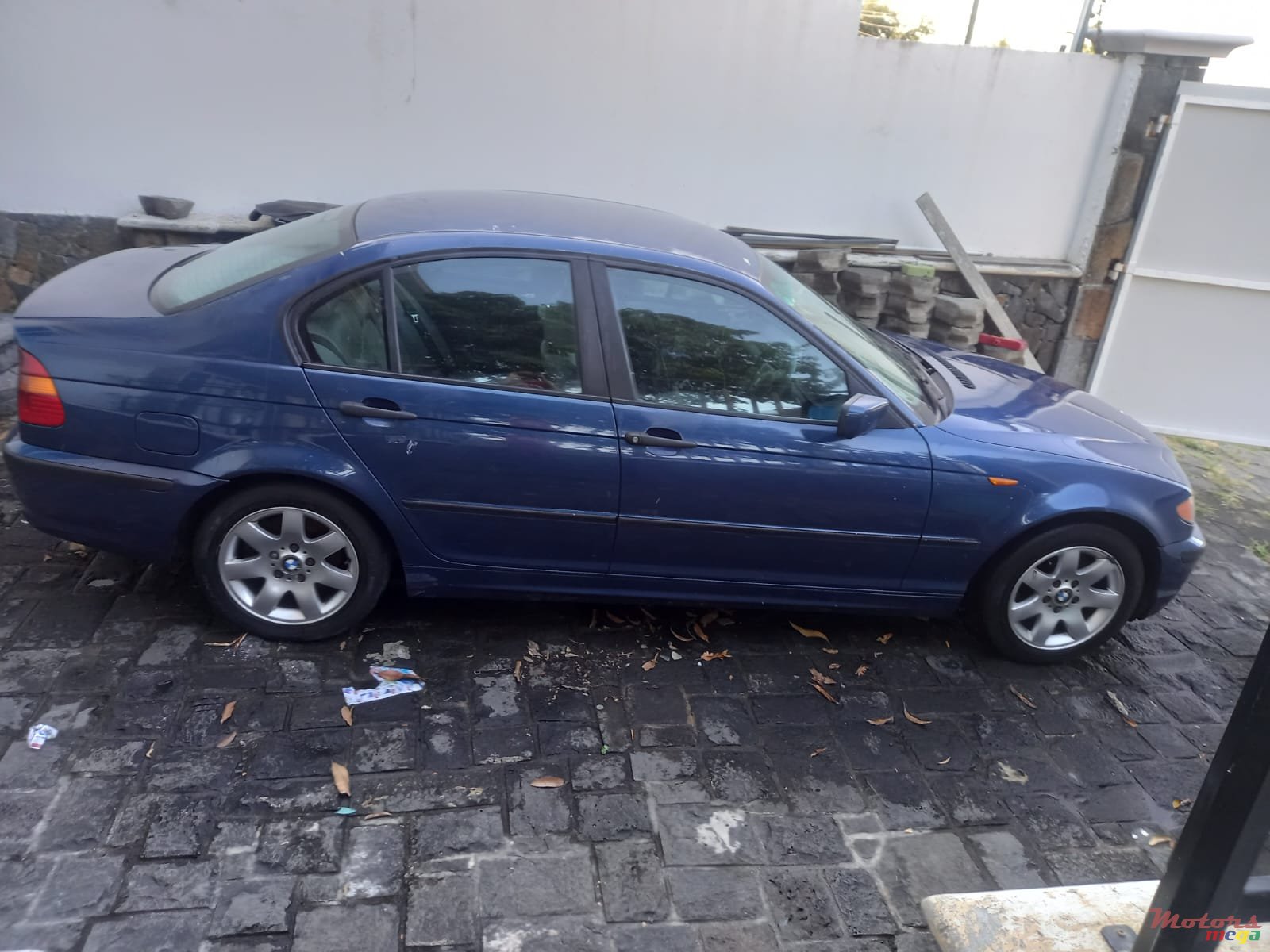 2002' BMW 320 photo #3