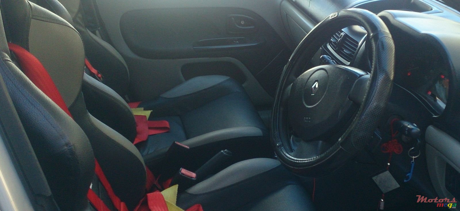 2003' Renault Clio MK2 photo #3