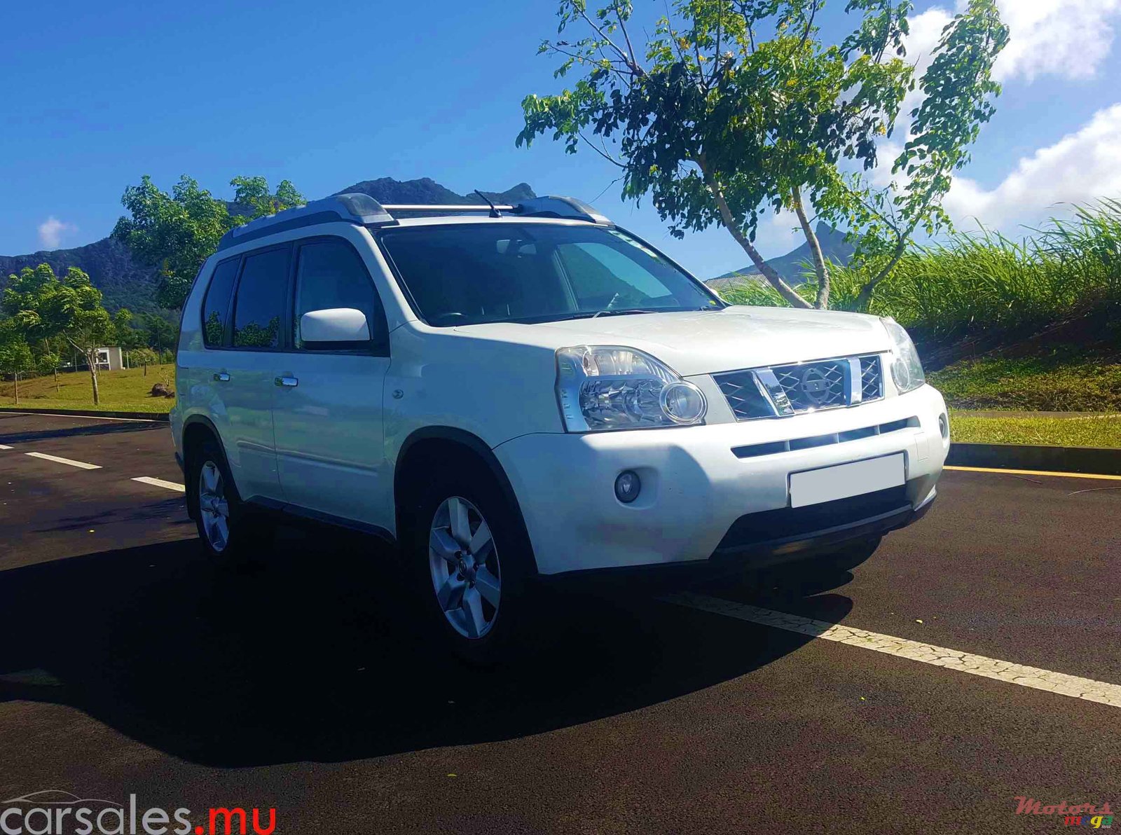 2010' Nissan X-Trail 2.5 4WD photo #1