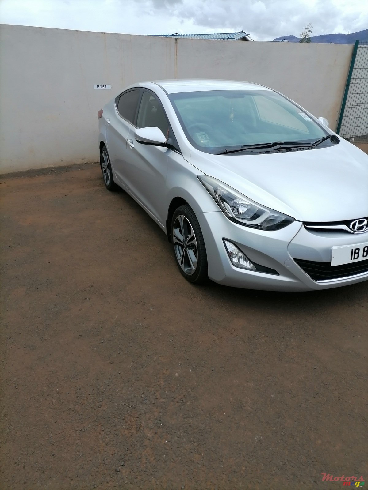 2015' Hyundai Elantra GLS photo #2