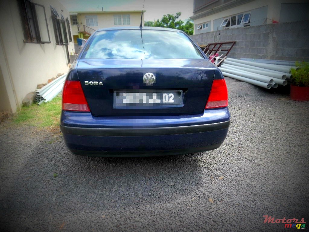 2002' Volkswagen Bora photo #2