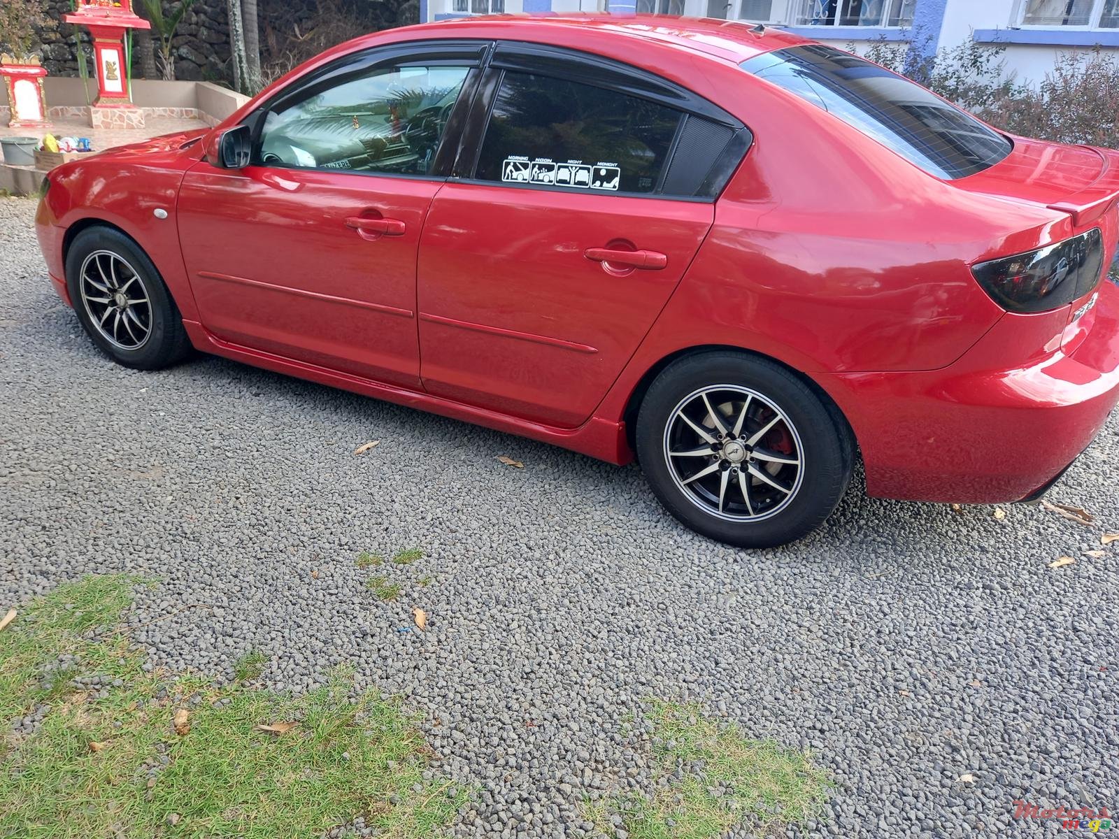 2004' Mazda 3 photo #3