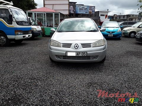 2005' Renault Megane photo #2