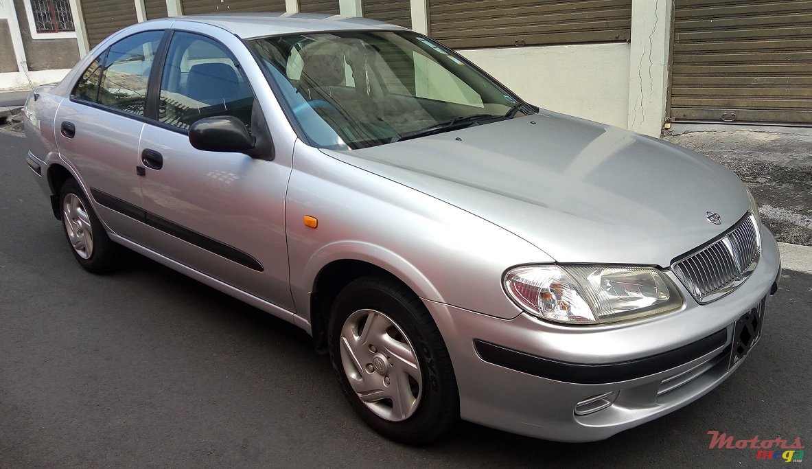 2000' Nissan Sunny photo #1