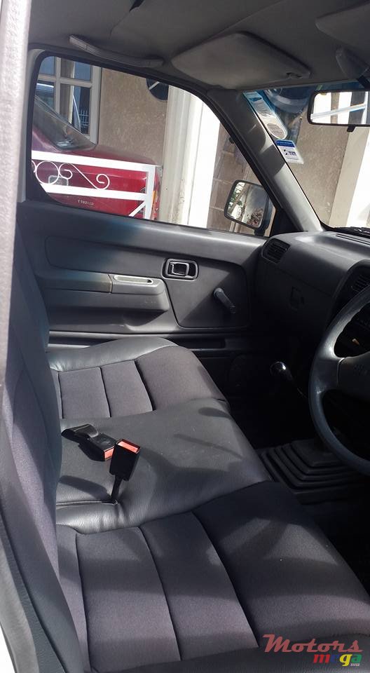 2005' Nissan Hardbody Single cab 2.7D photo #5