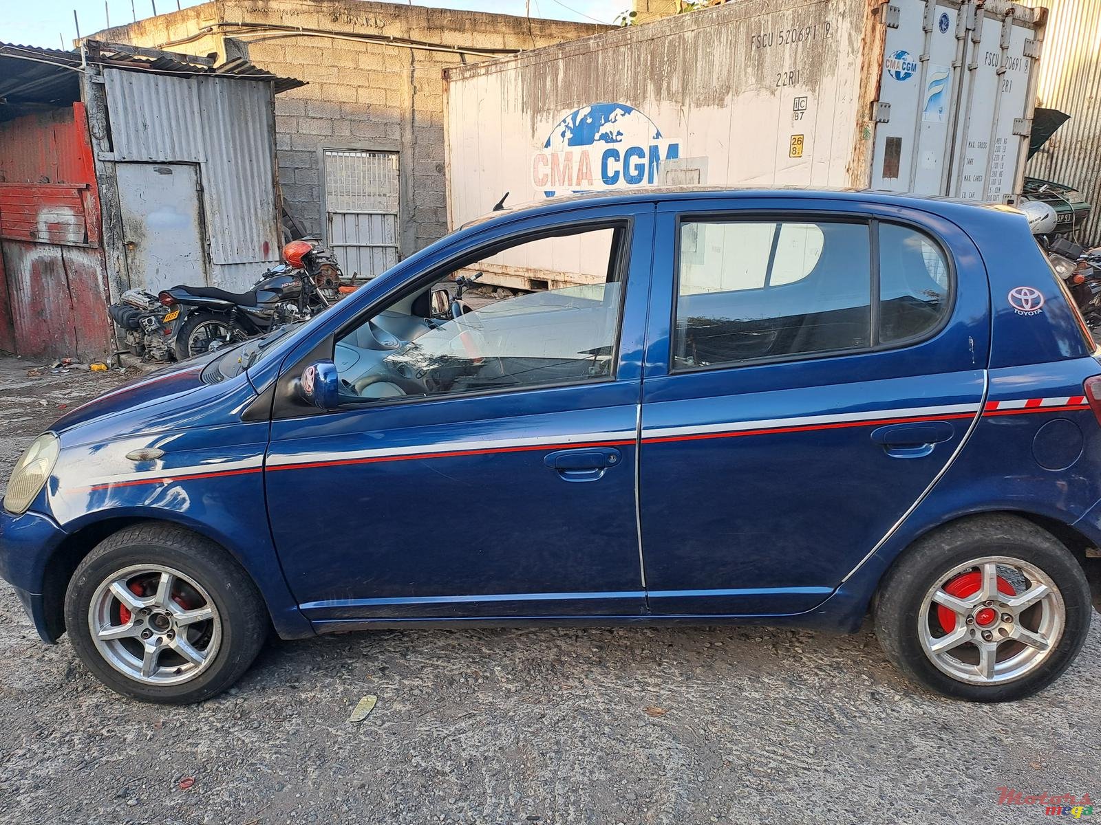 2000' Toyota Vitz photo #2