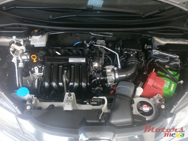 2014' Honda FR-V fit hybrid photo #5