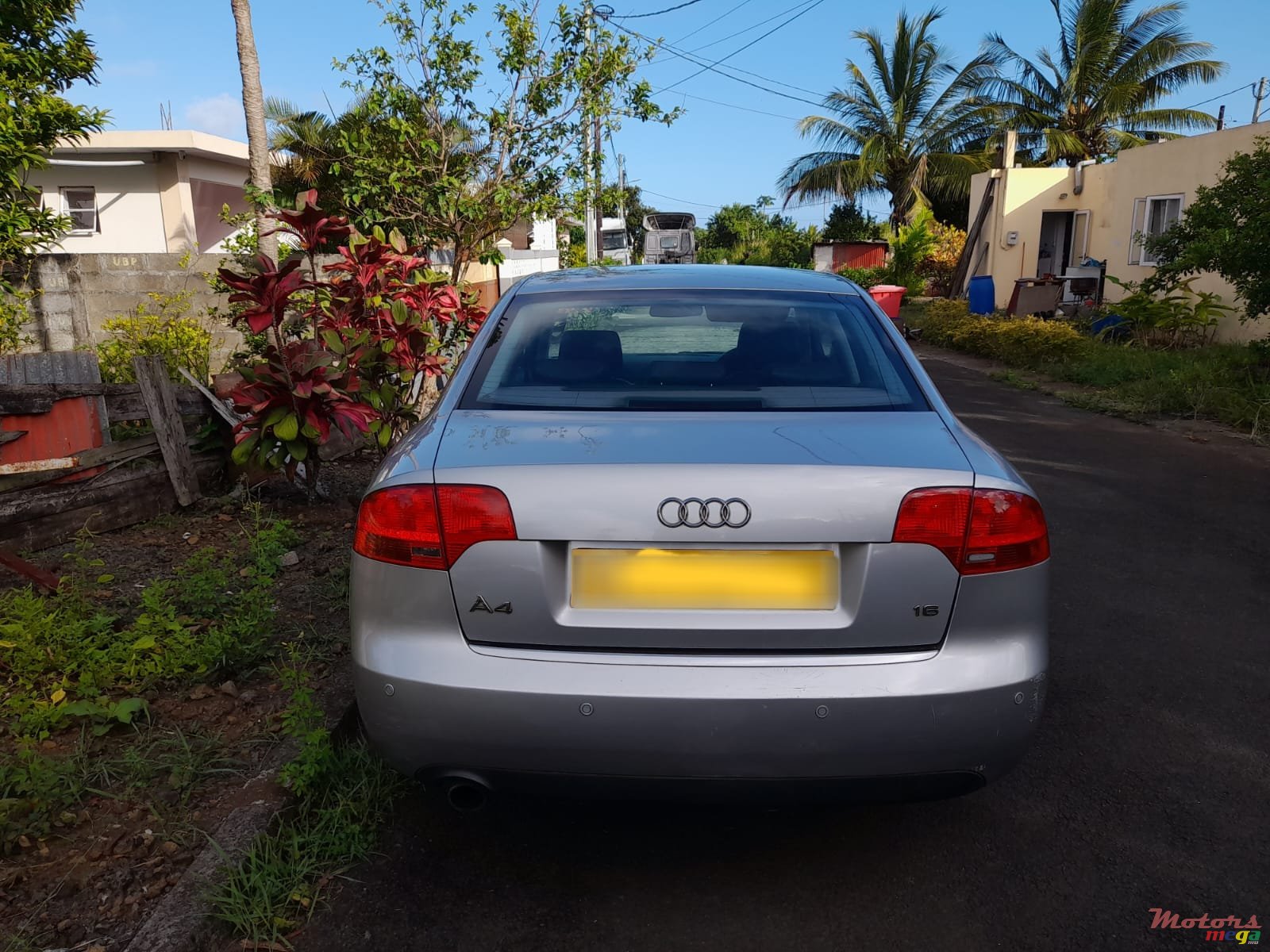 2010' Audi A4 Sedan photo #4