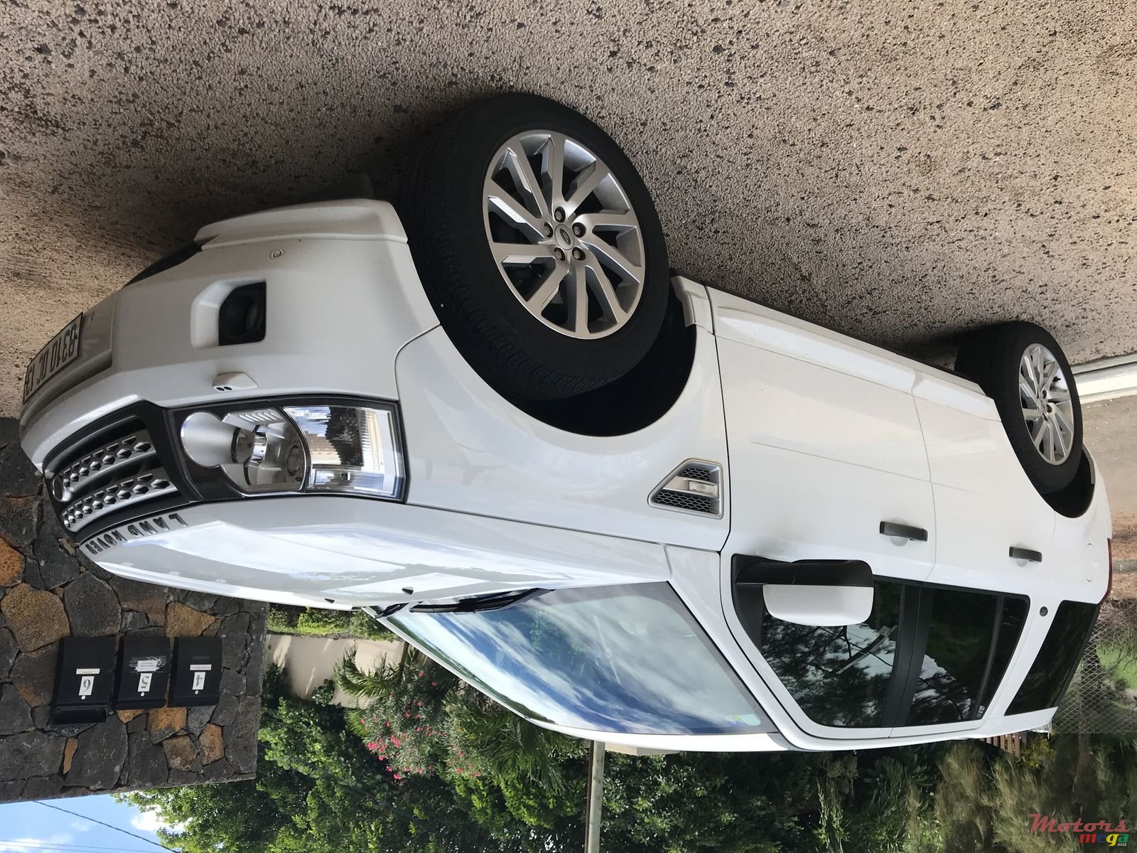 2013' Land Rover Freelander Freelander 2 SD4 photo #1