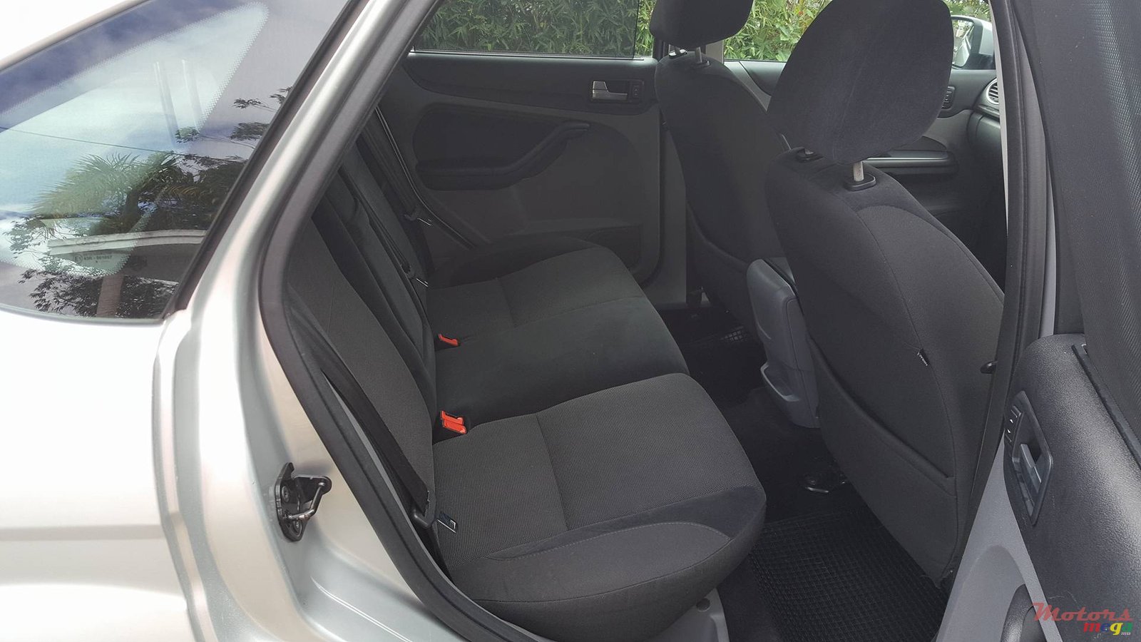 2010' Ford Focus photo #7