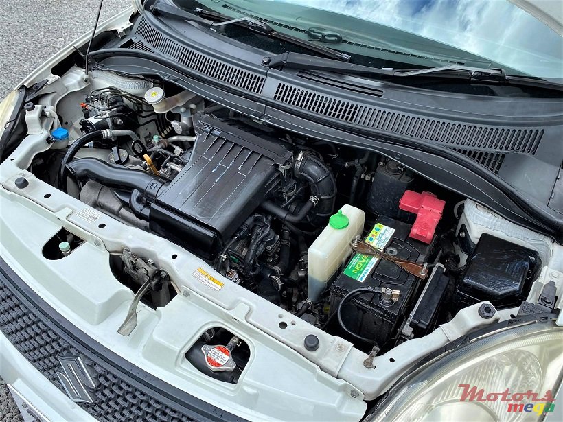 2010' Suzuki Swift Auto 1.3L JAPAN photo #5