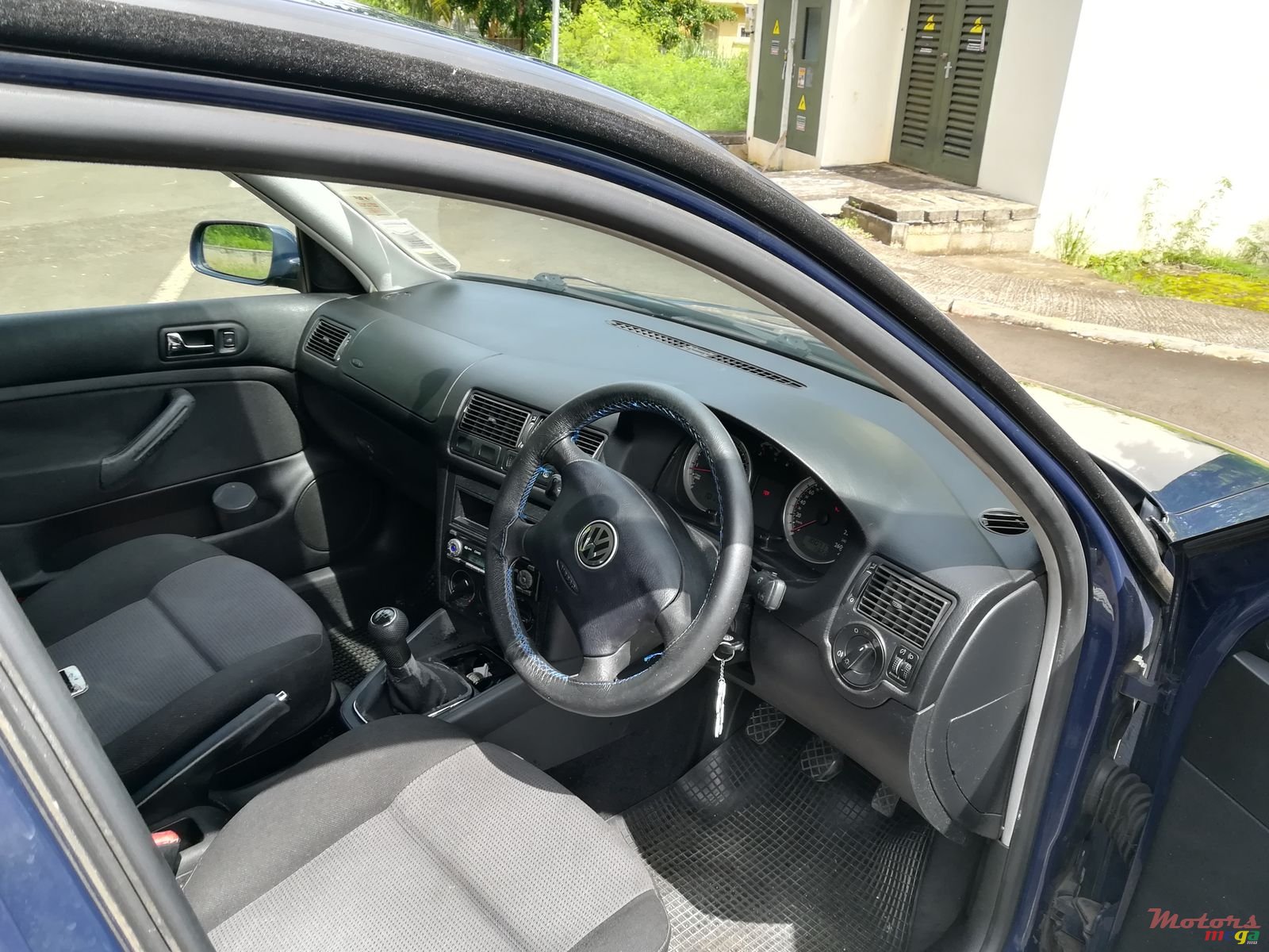 2003' Volkswagen Golf IV photo #1