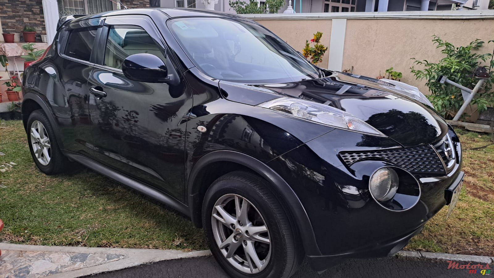 2013' Nissan Juke photo #1