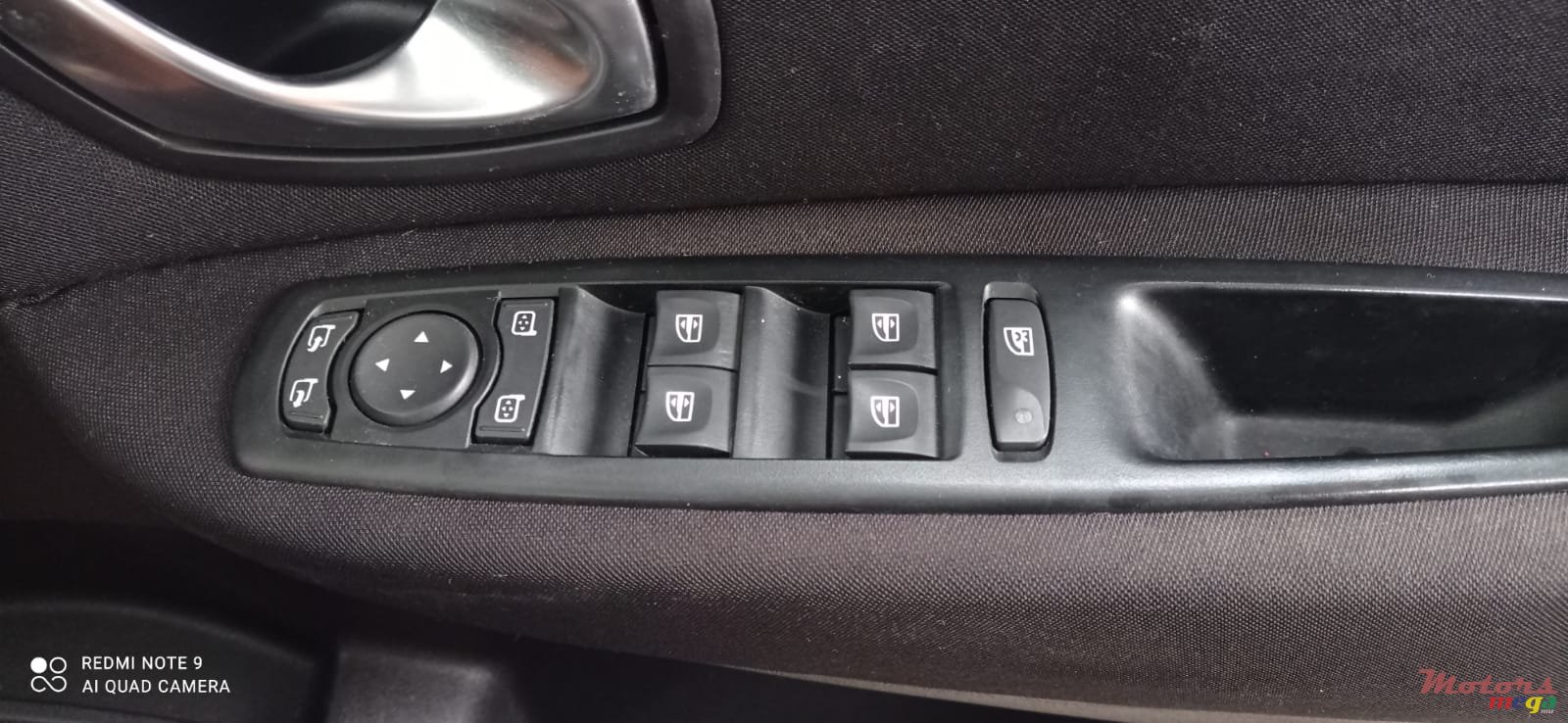 2011' Renault Scenic 3 Phase 1 photo #7