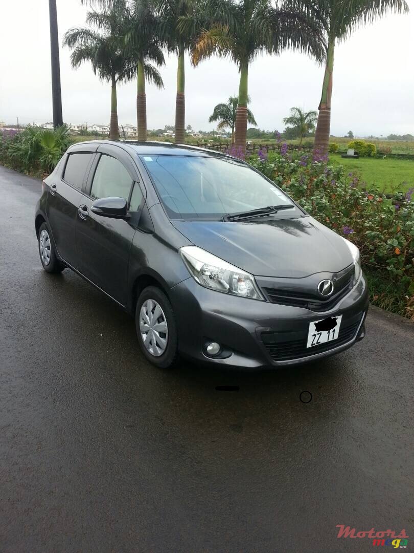 2011' Toyota Vitz 1300 cc photo #1