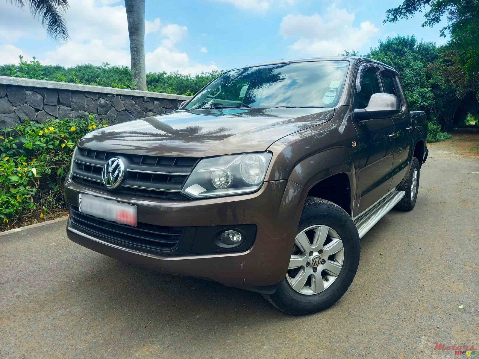 2013' Volkswagen Amarok 2.0 TDI 4x4 photo #1