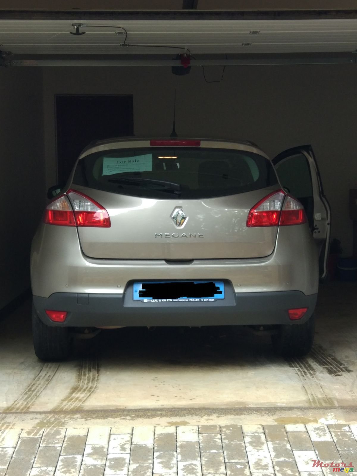 2012' Renault Megane photo #3