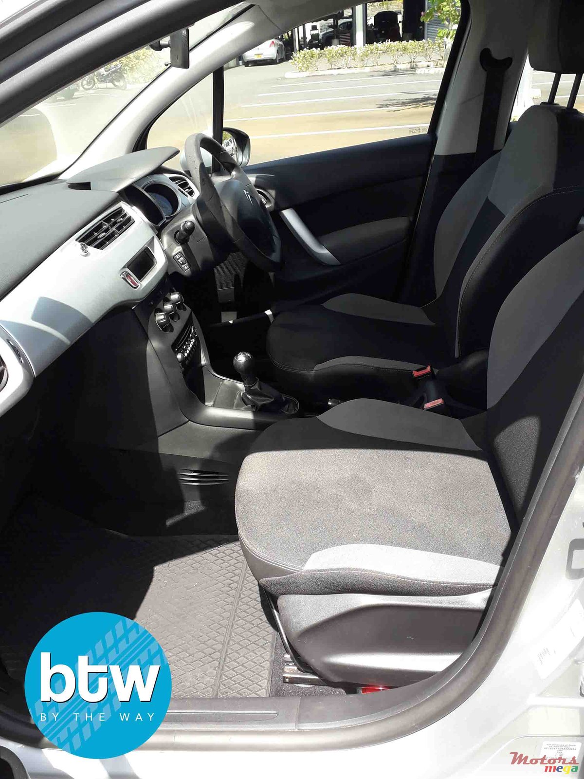 2011' Citroen C3 photo #7