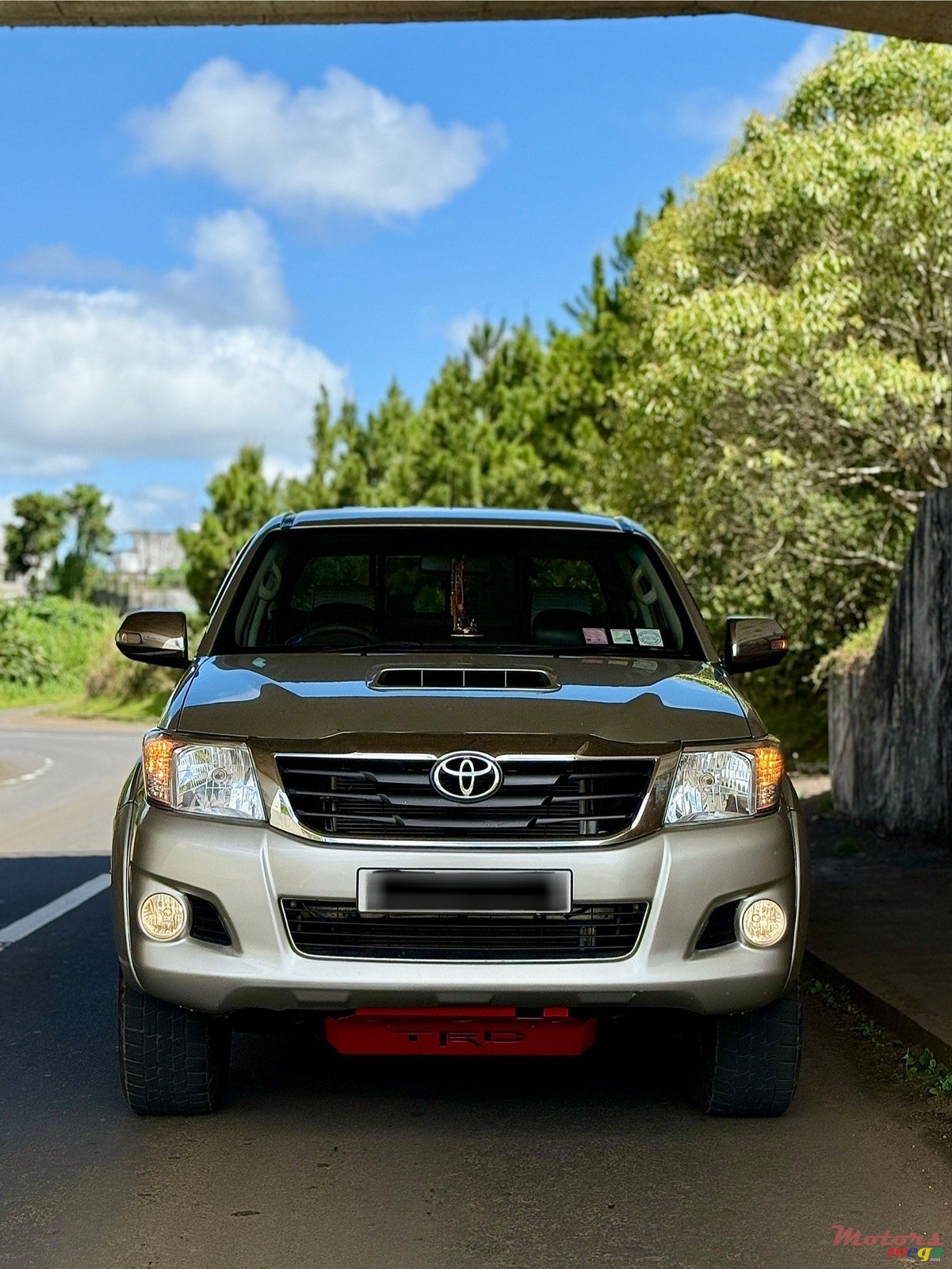 2013' Toyota Hilux 3.0 D-4D photo #3