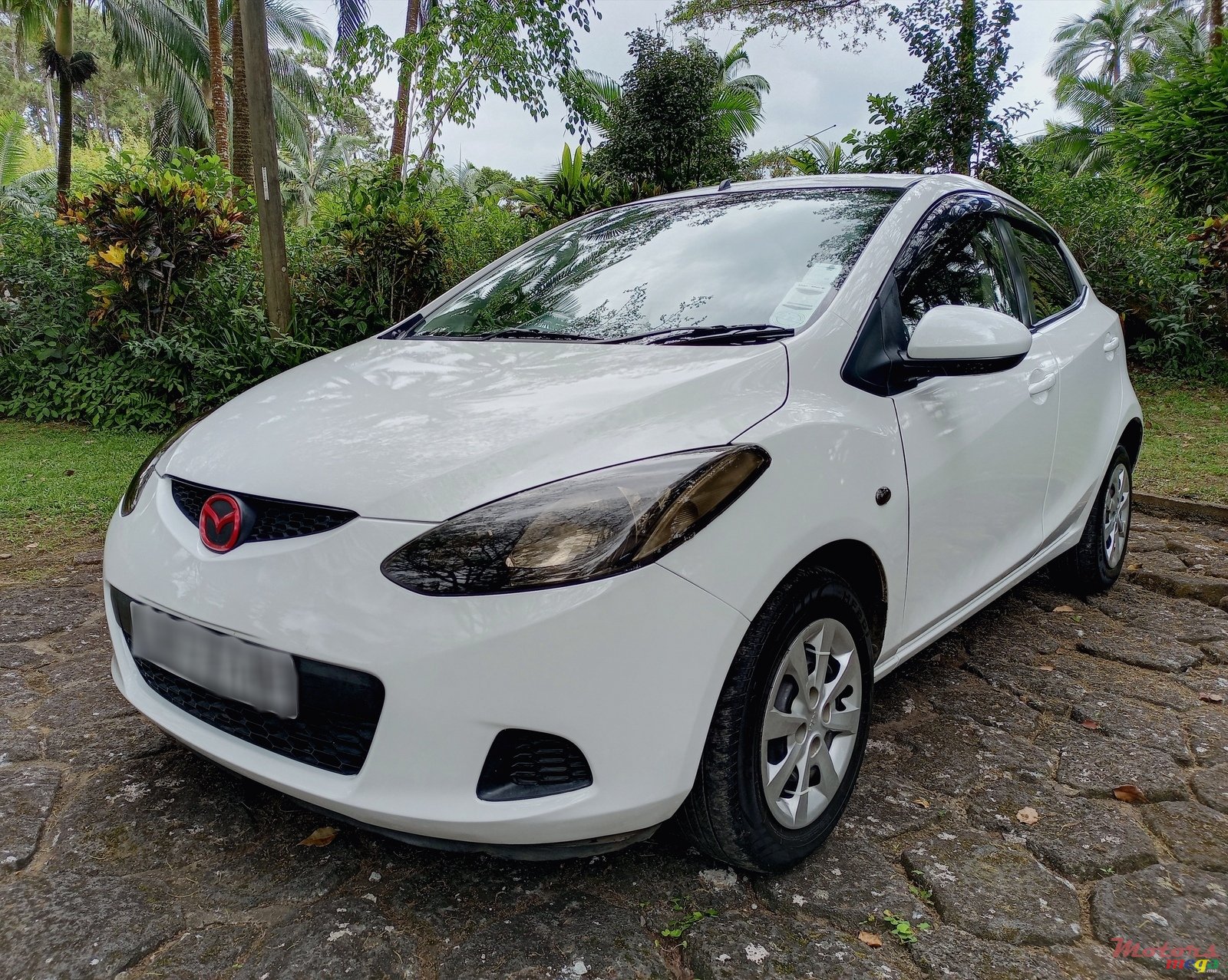 2009' Mazda Demio photo #3