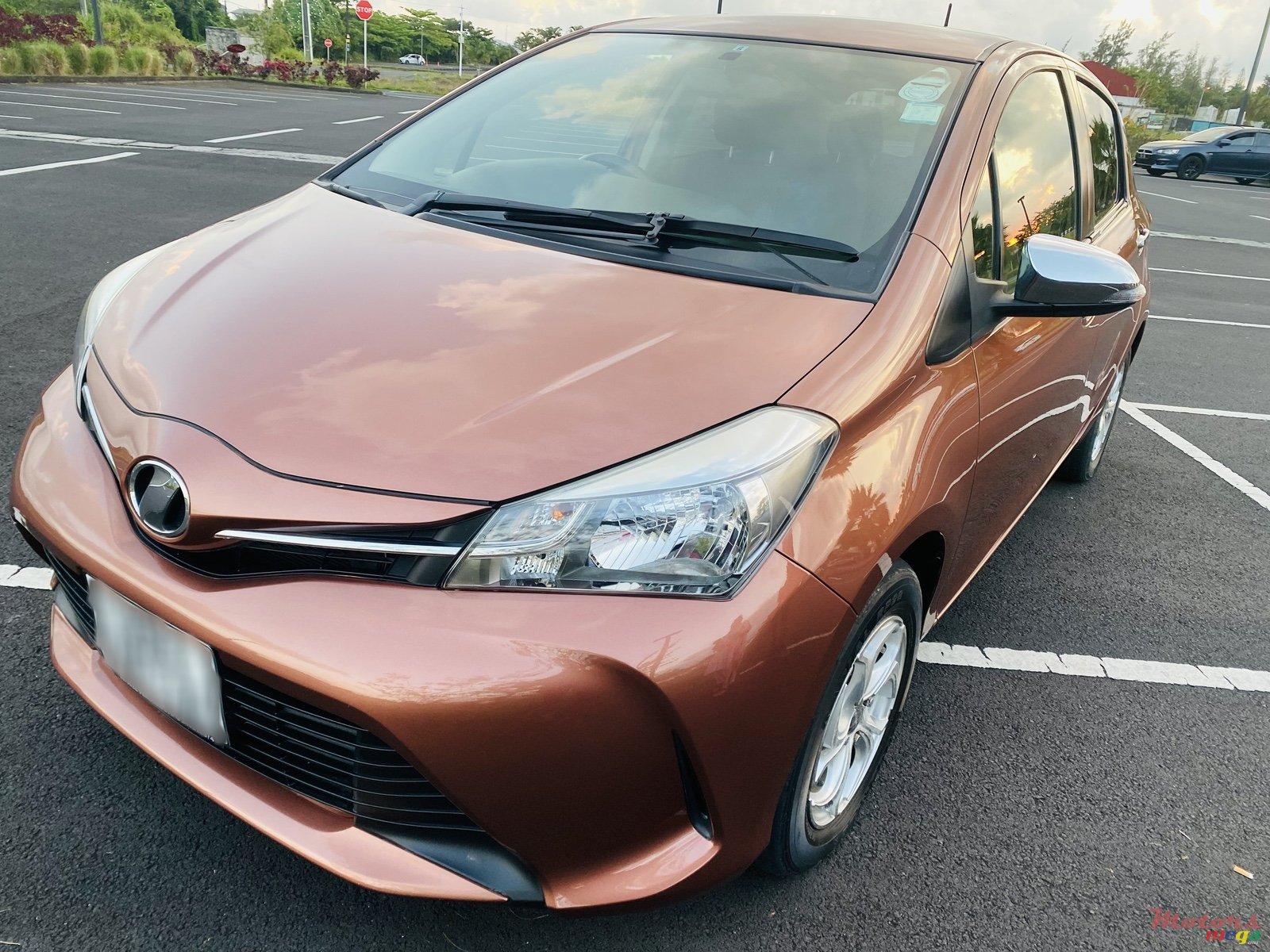 2014' Toyota Vitz Jewela special edition photo #5