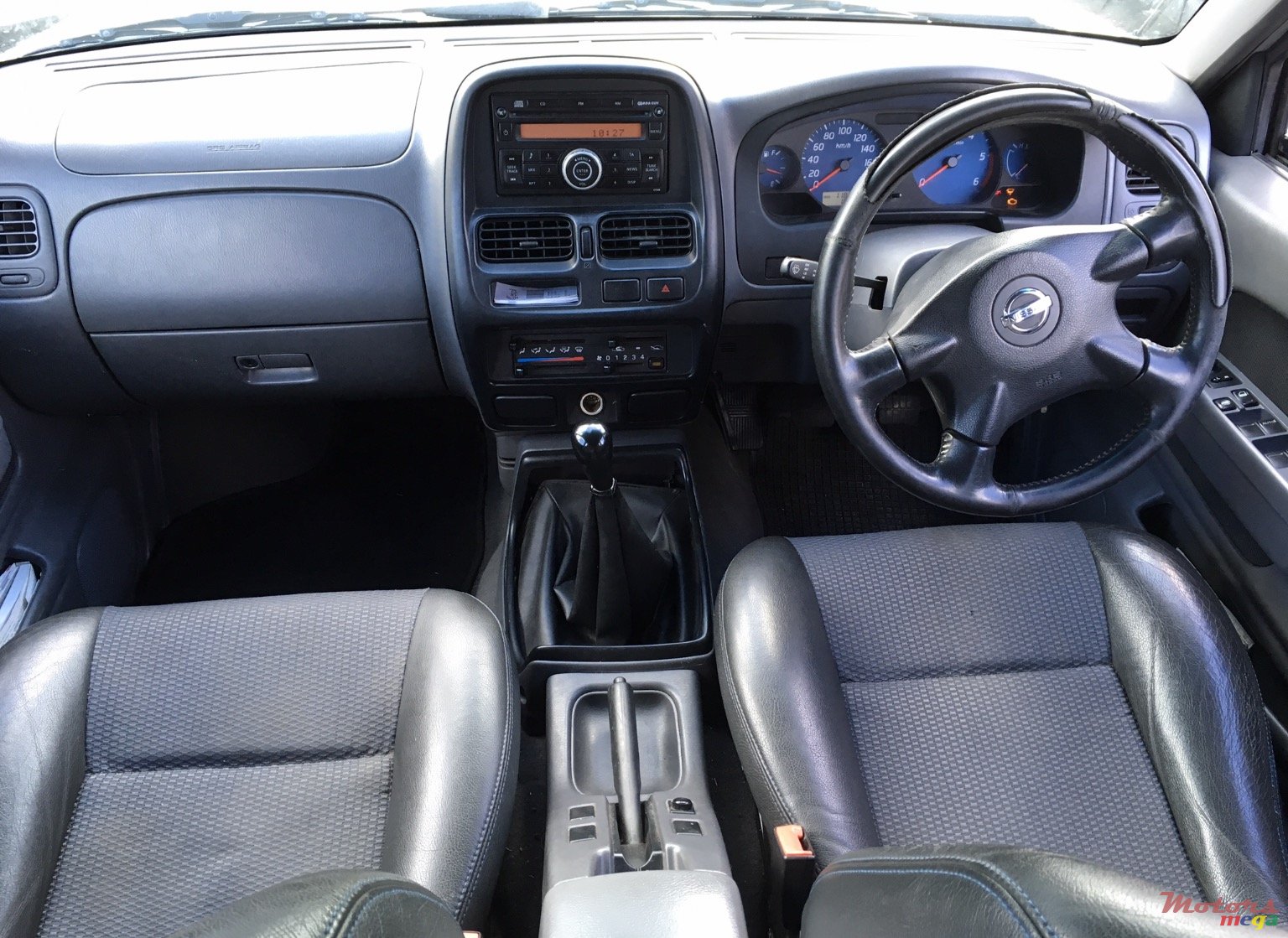 2009' Nissan photo #3