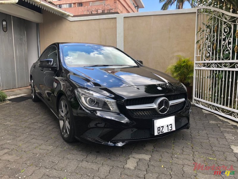 2013' Mercedes-Benz CLA180 photo #2