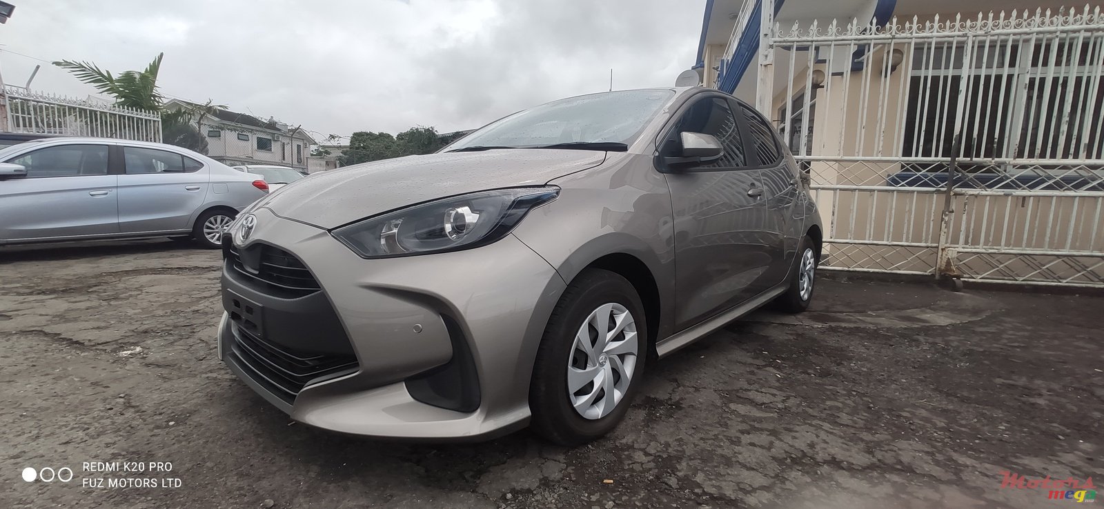 2020' Toyota Vitz 1000cc photo #2