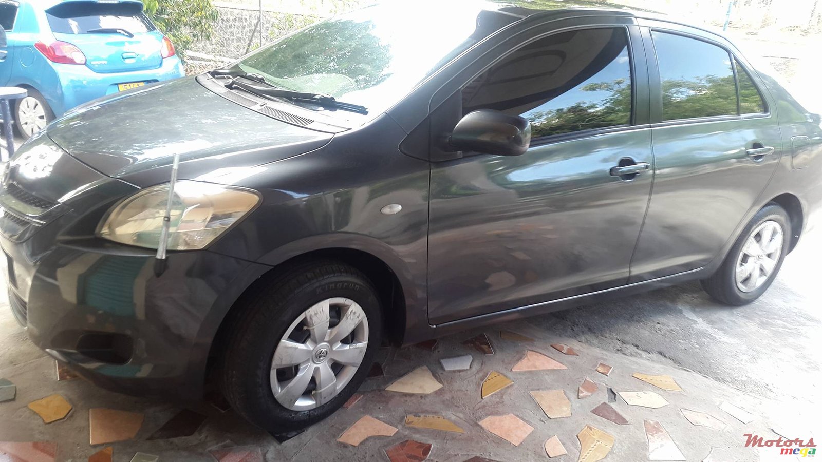 2006' Toyota Belta photo #2