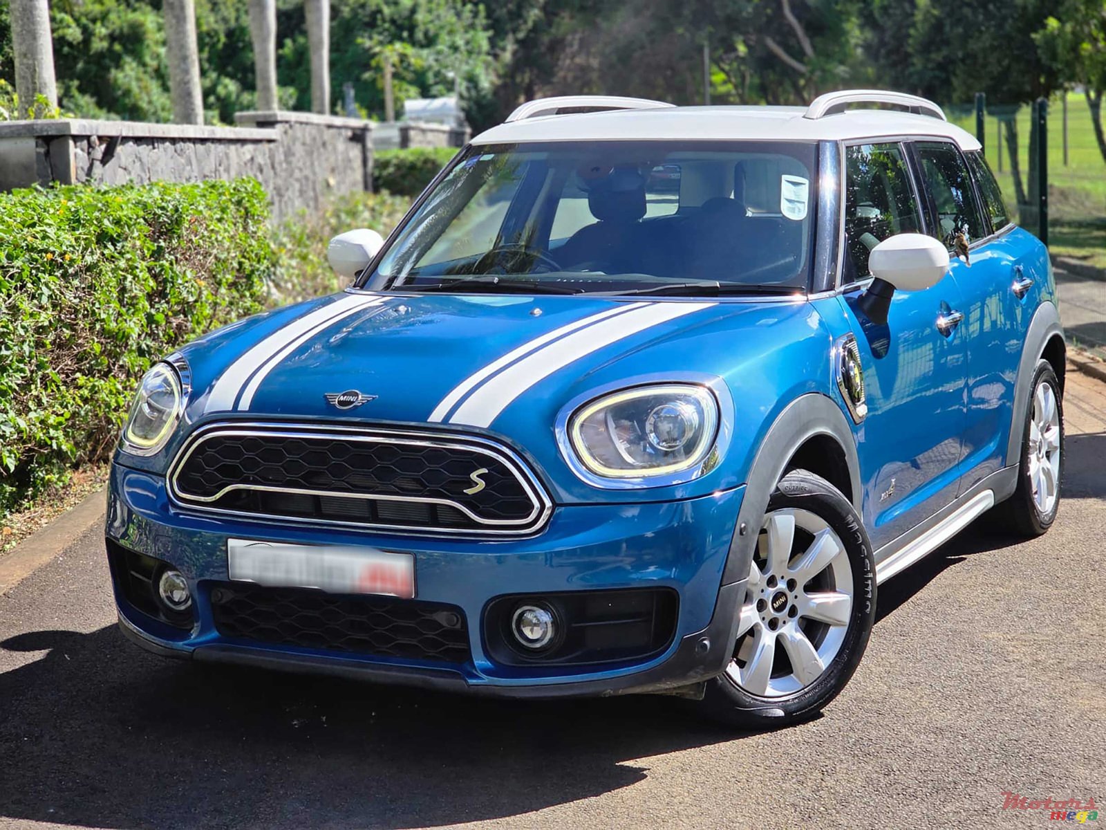 2020' MINI Cooper Countryman SE photo #1
