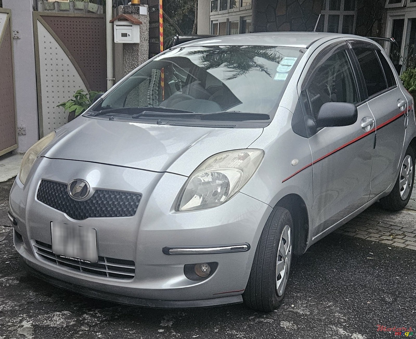2005' Toyota Vitz 990cc photo #1