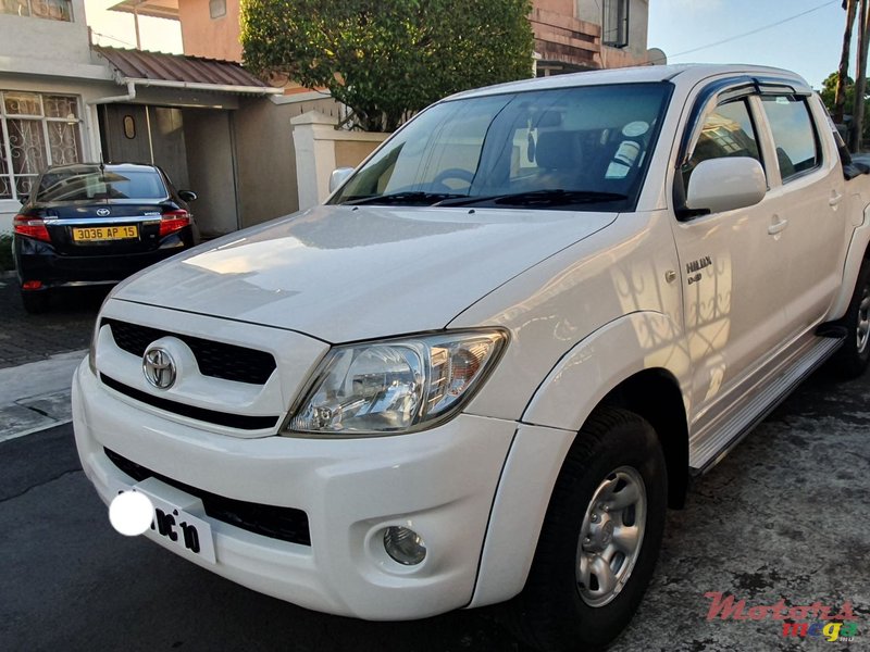 2010' Toyota Hilux 4x4 photo #5