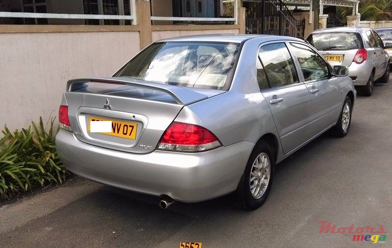 2007' Mitsubishi Lancer GLX photo #2