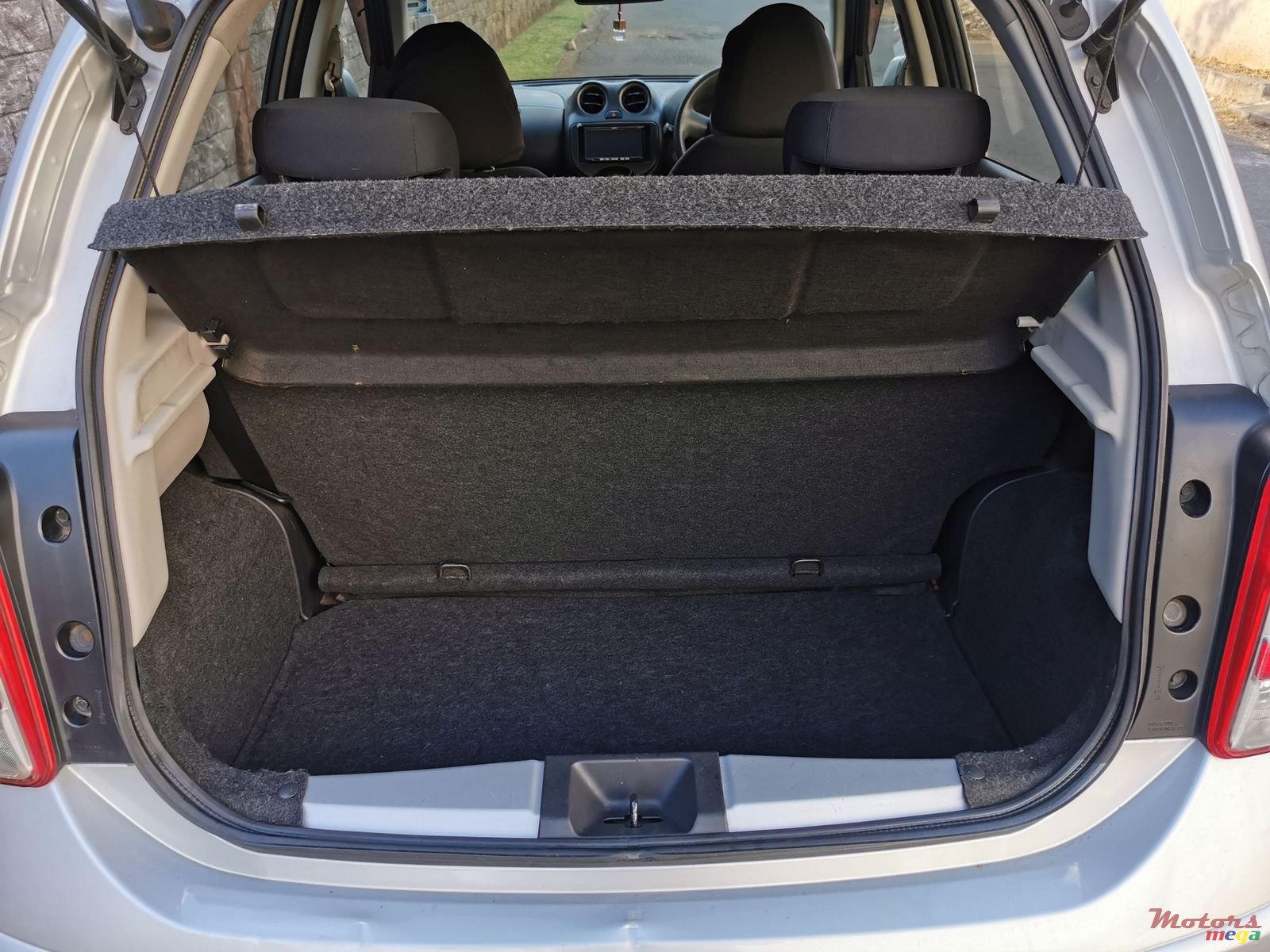 2011' Nissan March photo #5