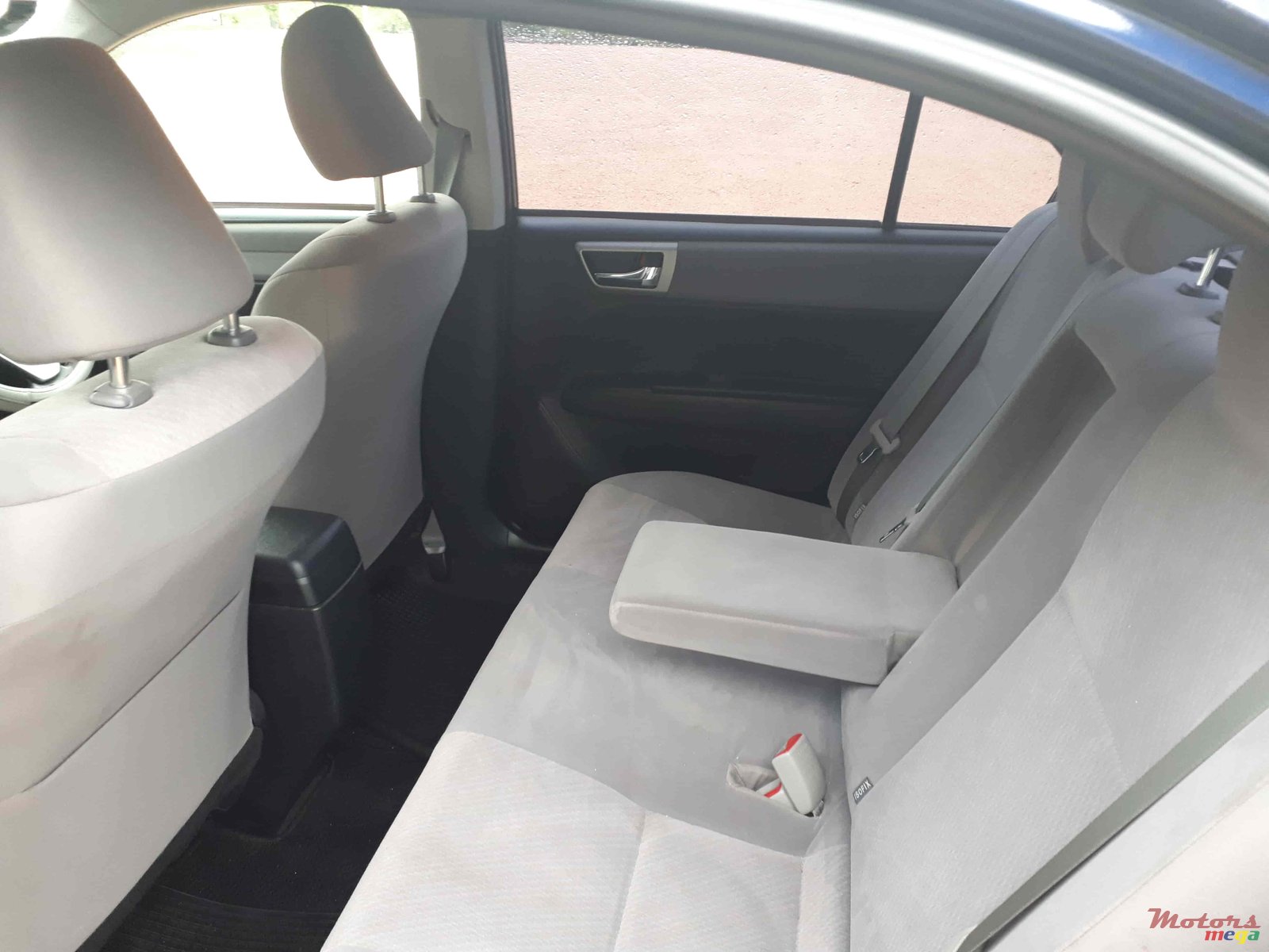 2012' Toyota Axio G Edition photo #4