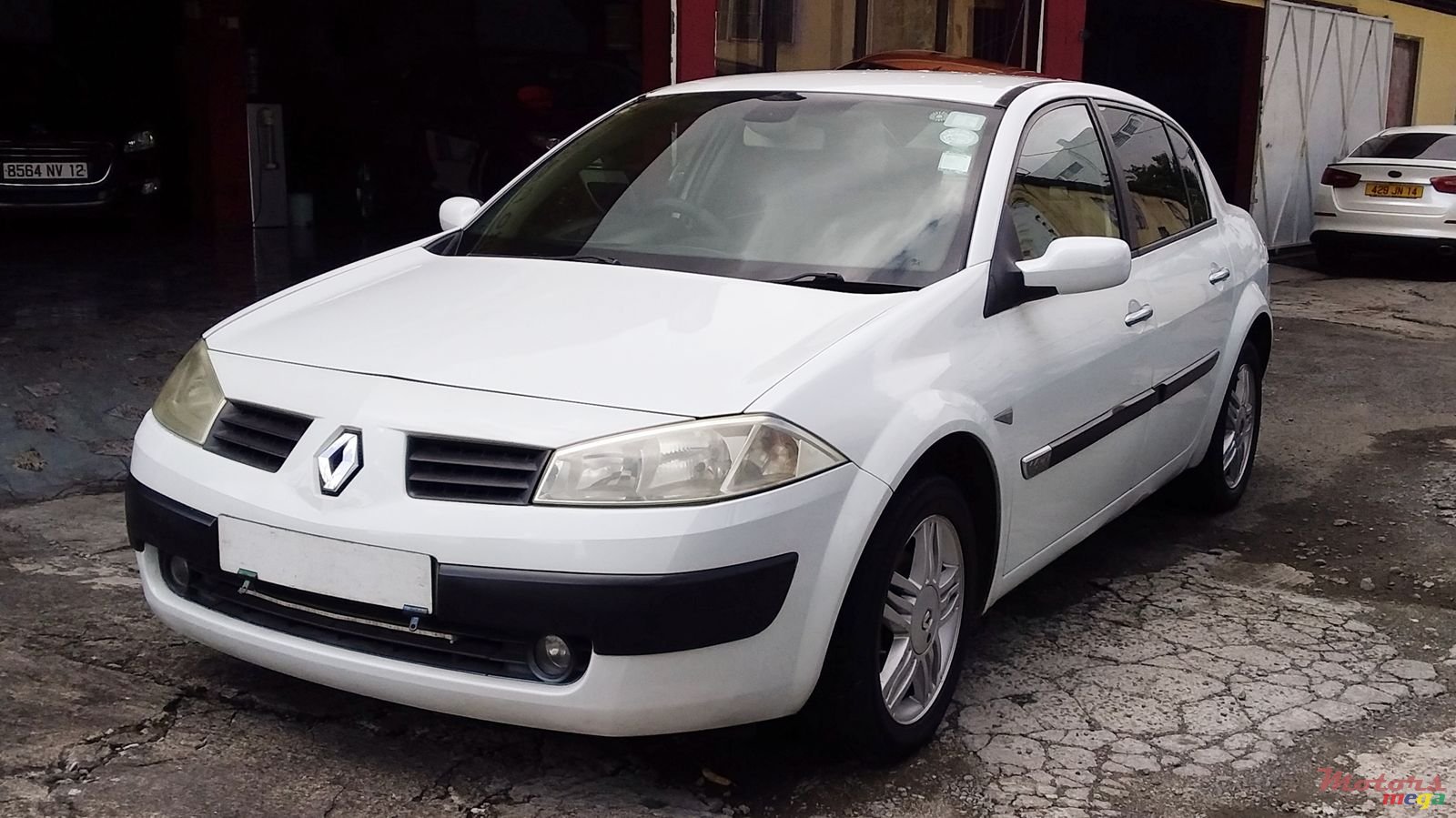 2005' Renault Megane photo #1