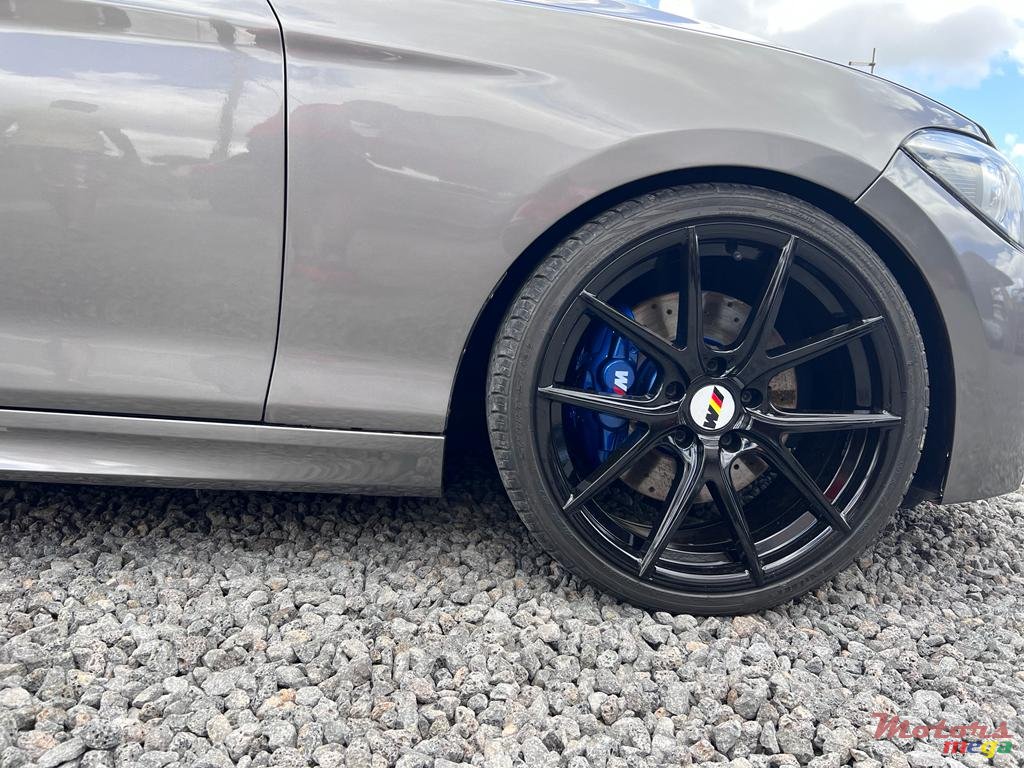 2012' BMW 120 photo #6