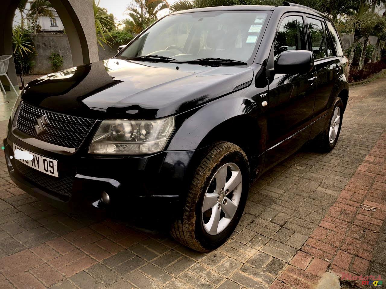 2009' Suzuki Vitara photo #2