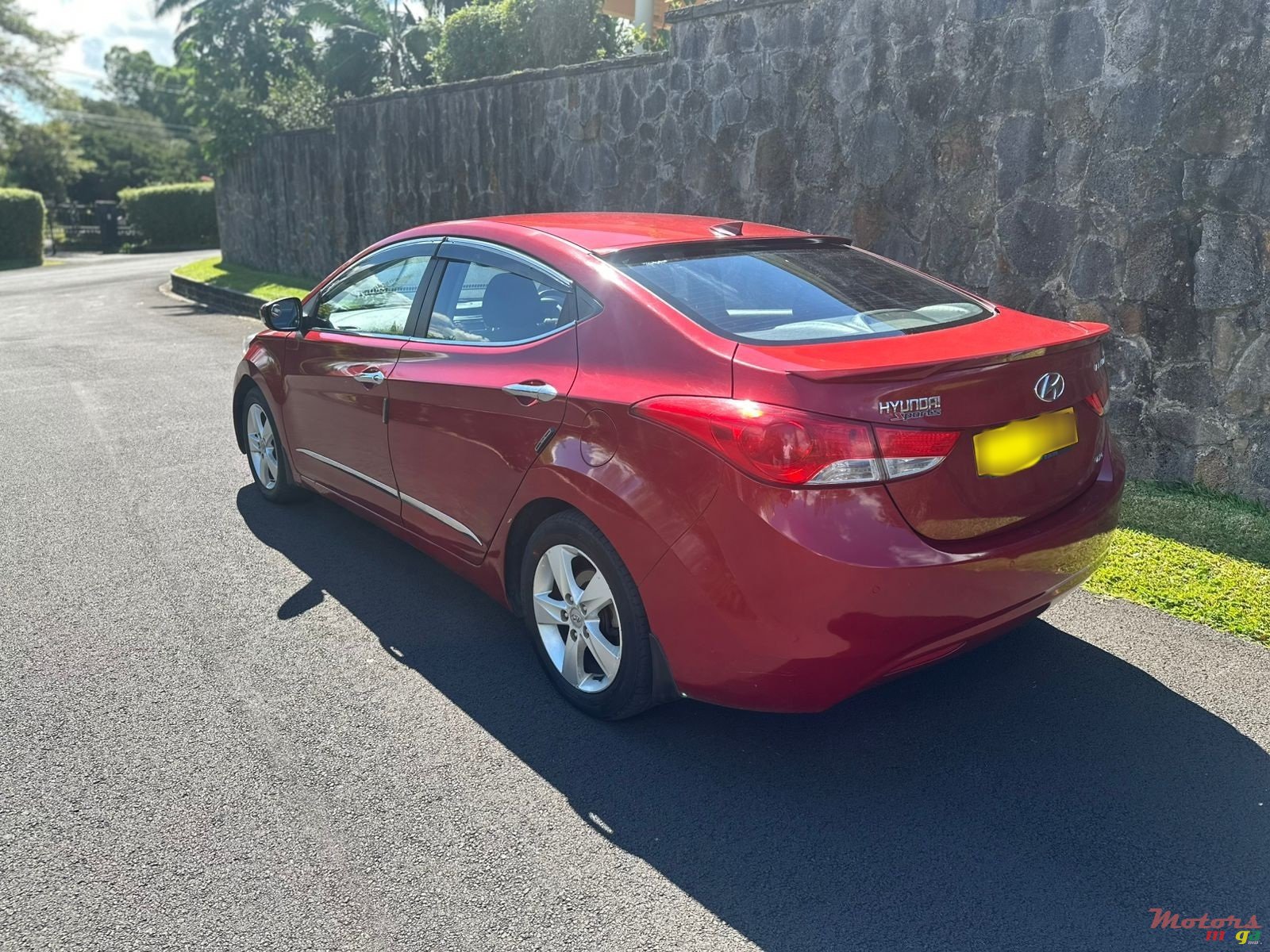 2012' Hyundai Elantra GLS photo #4