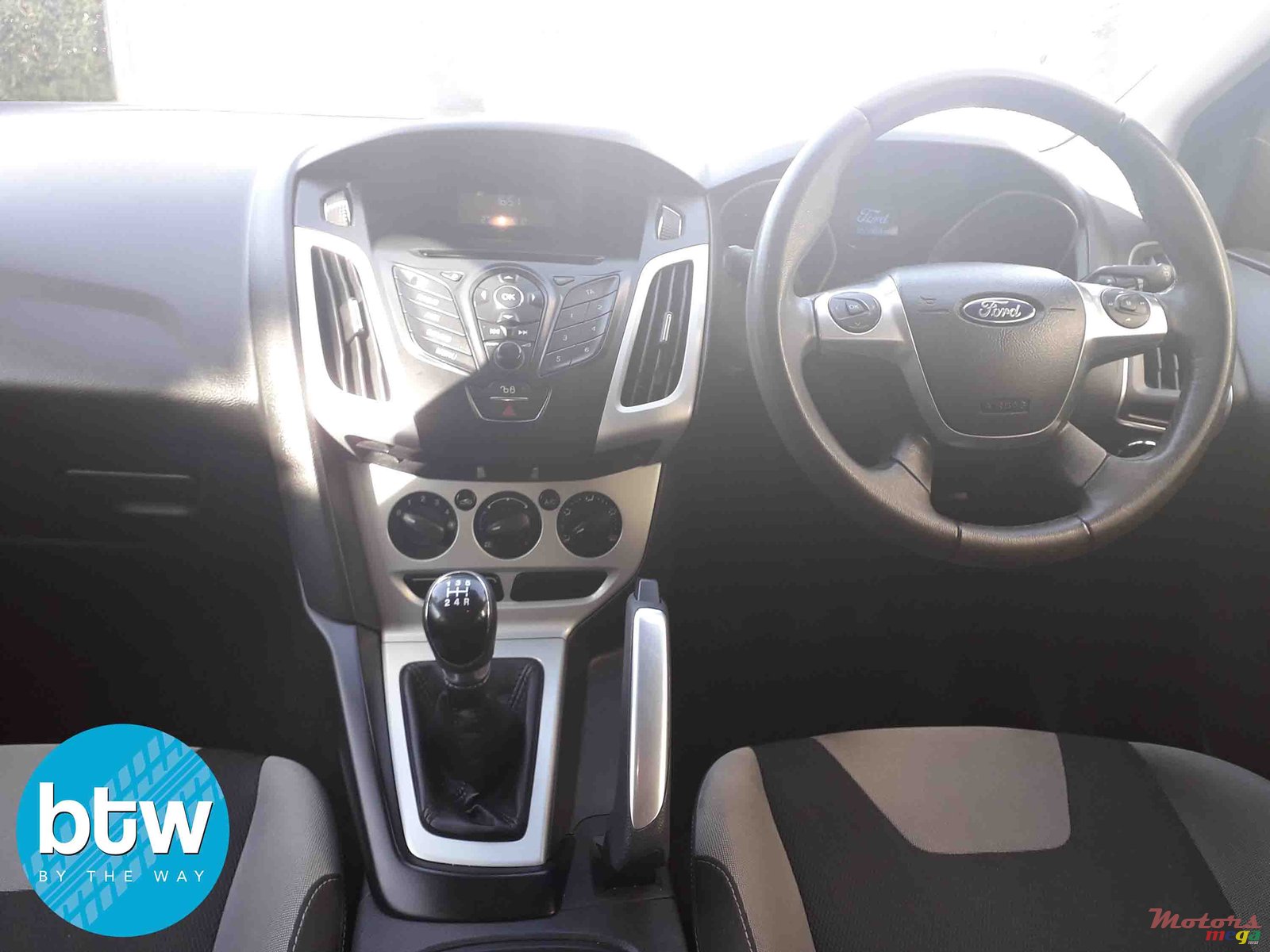 2012' Ford Focus photo #5