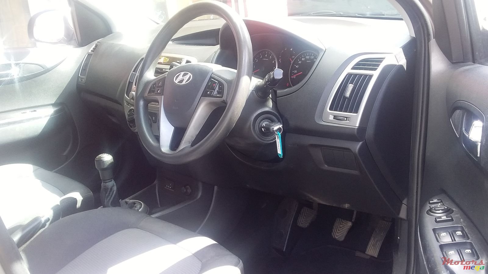 2015' Hyundai i20 photo #5