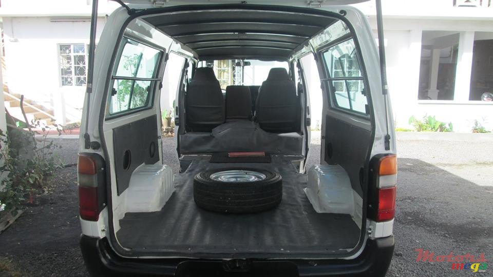 1999' Toyota Hiace photo #7