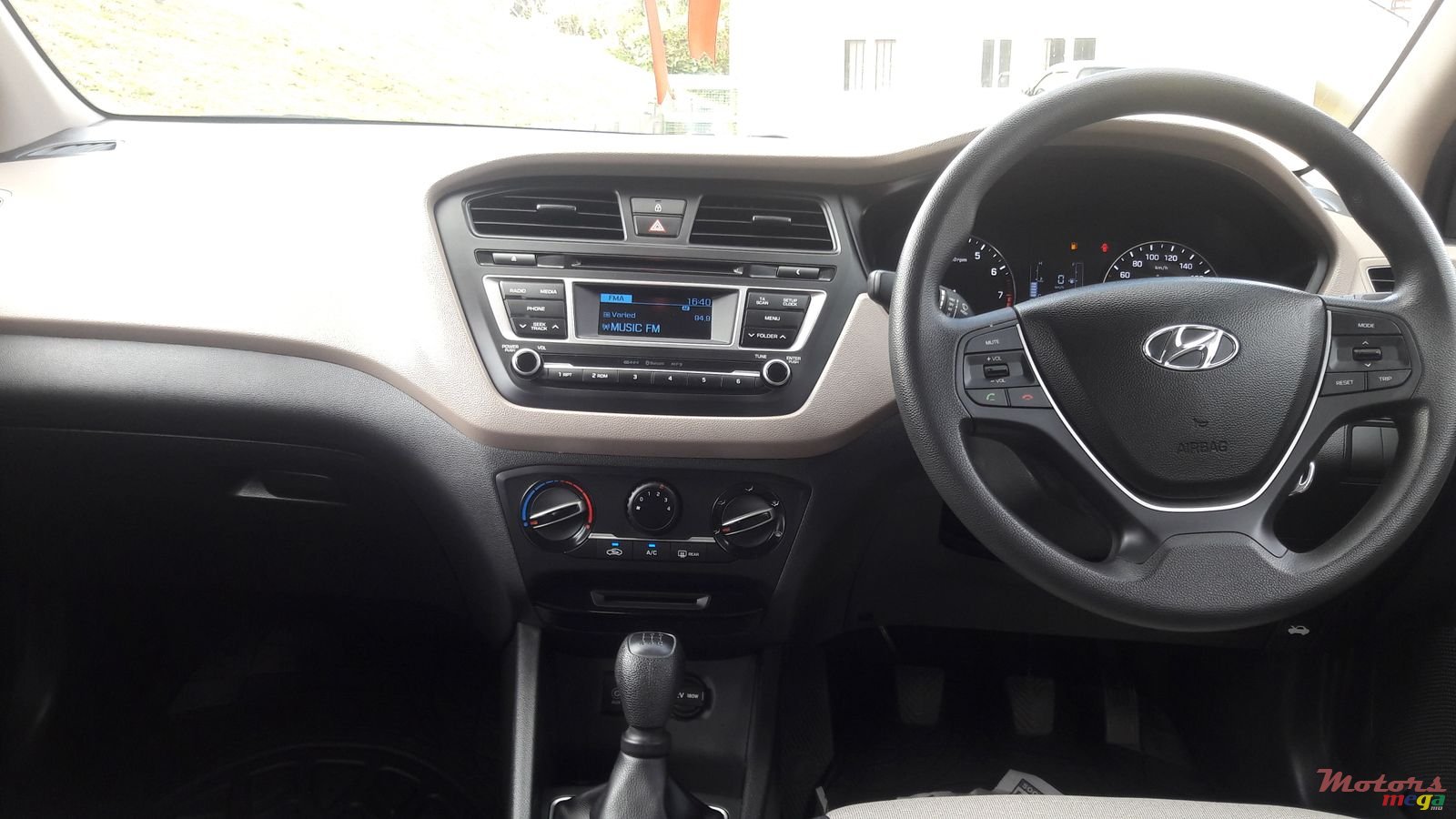 2016' Hyundai i20 photo #5