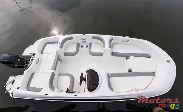 2015' Bayliner photo #4