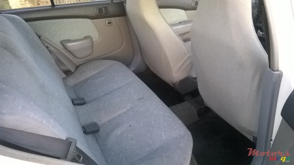 1998' Toyota Starlet photo #4