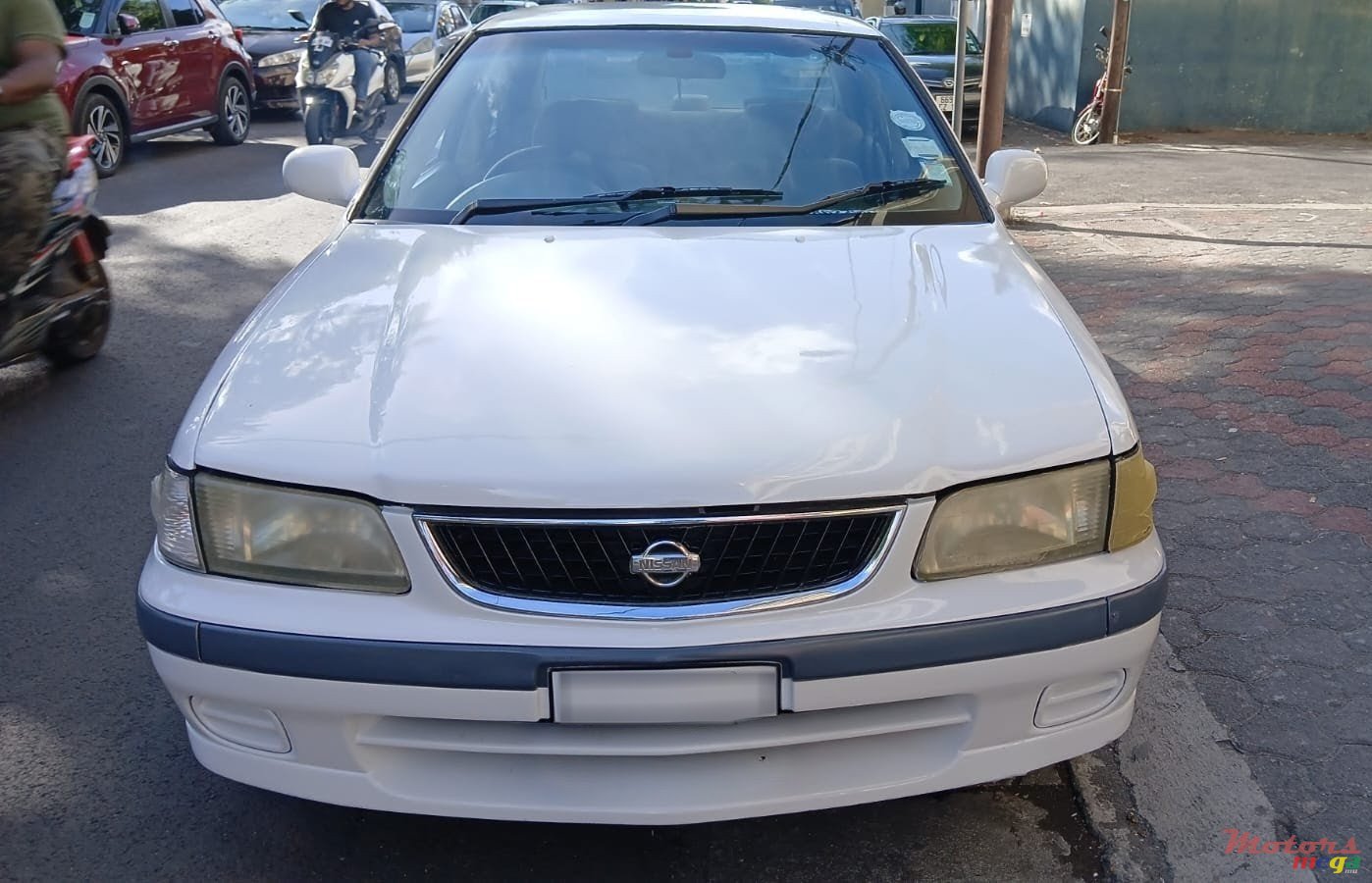 2001' Nissan Sunny photo #1