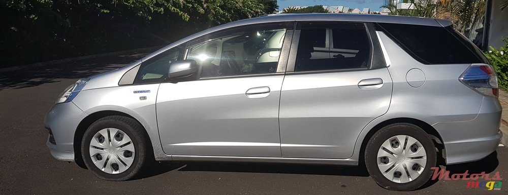 2013' Honda Fit Fit Shuttle Hybrid-C photo #3